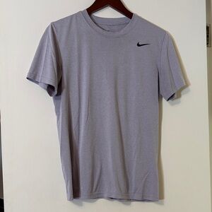 Nike Men's Light Gray Short Sleeve Tee
